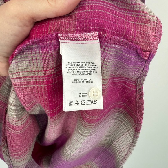 Columbia Womens‎ Shirt Size M 1/4 button down V Neck Plaid Hiking Outdoor - Picture 3 of 6